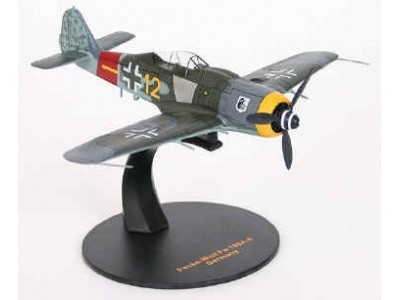 FOCKE WULF 190 A8 II./JG300 LOBNITZ 1944 - JAPAN DEAGOSTINI 1/72