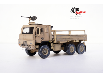 M1083 FMTV Tactical Truck w. Armoured Cab Desert Camo - PANZERKAMPF PAN12219PA 1/72