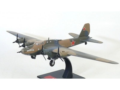 PETLAKOV Pe-8 SOVIET AF 1943 - IXO / ALTAYA 1/144 metal