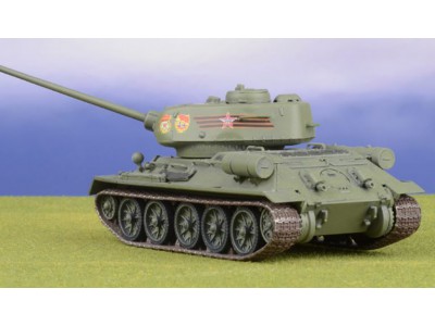 T-34/85 MOSCOW VICTORY DAY PARADE 1945 - 63235 DRAGON ARMOR 1/72