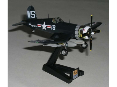 F4U-1A CORSAIR US MARINE CORPS 1944 EASY MODEL 37237 1/72