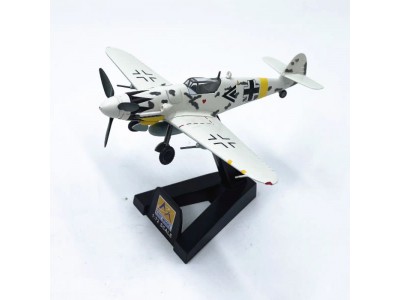 MESSERSCHMITT Bf-109G6 I./JG53 HUNGARY 1945 - 37259 EASY MODEL 1/72