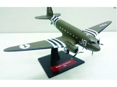 DOUGLAS C-47 SKYTRAIN USAF D-DAY - IXO / ALTAYA 1/144 metal